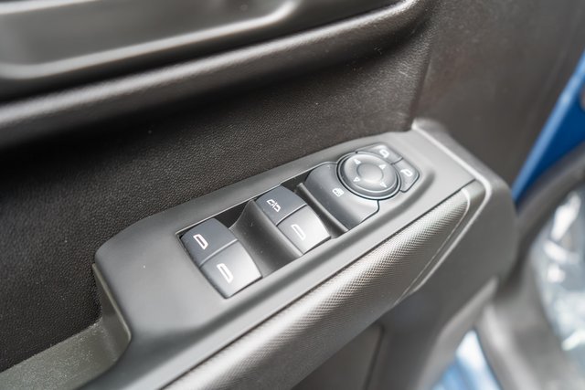Used 2024  Chevrolet Custom image 17