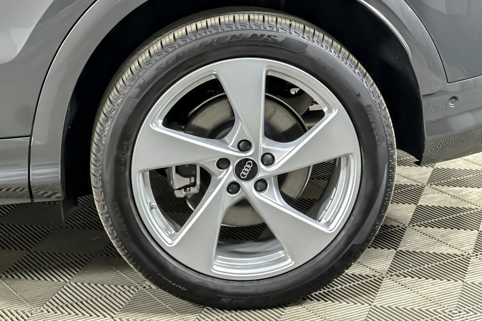 New 2025 Daytona Gray Pearl Effect Audi Premium Plus 2.0 TFSI quattro image 26