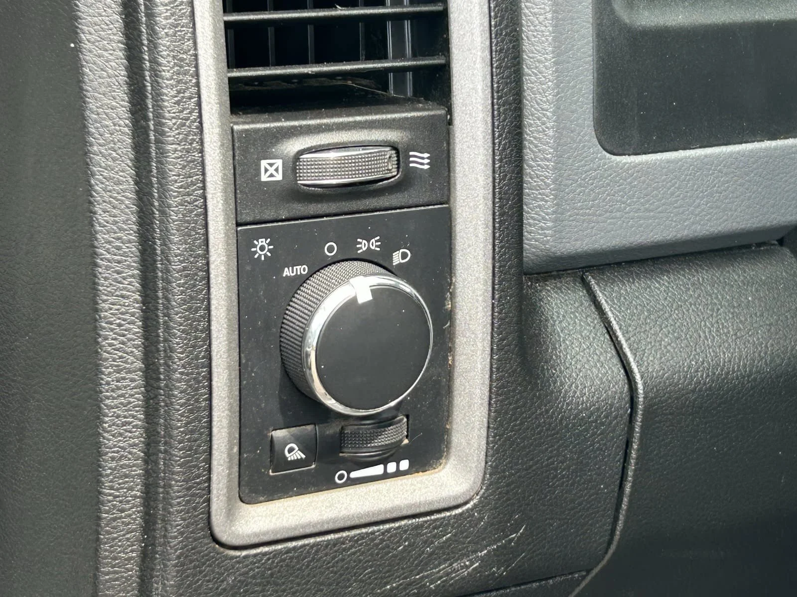 Used 2019 Bright White Clearcoat Ram Tradesman image 21