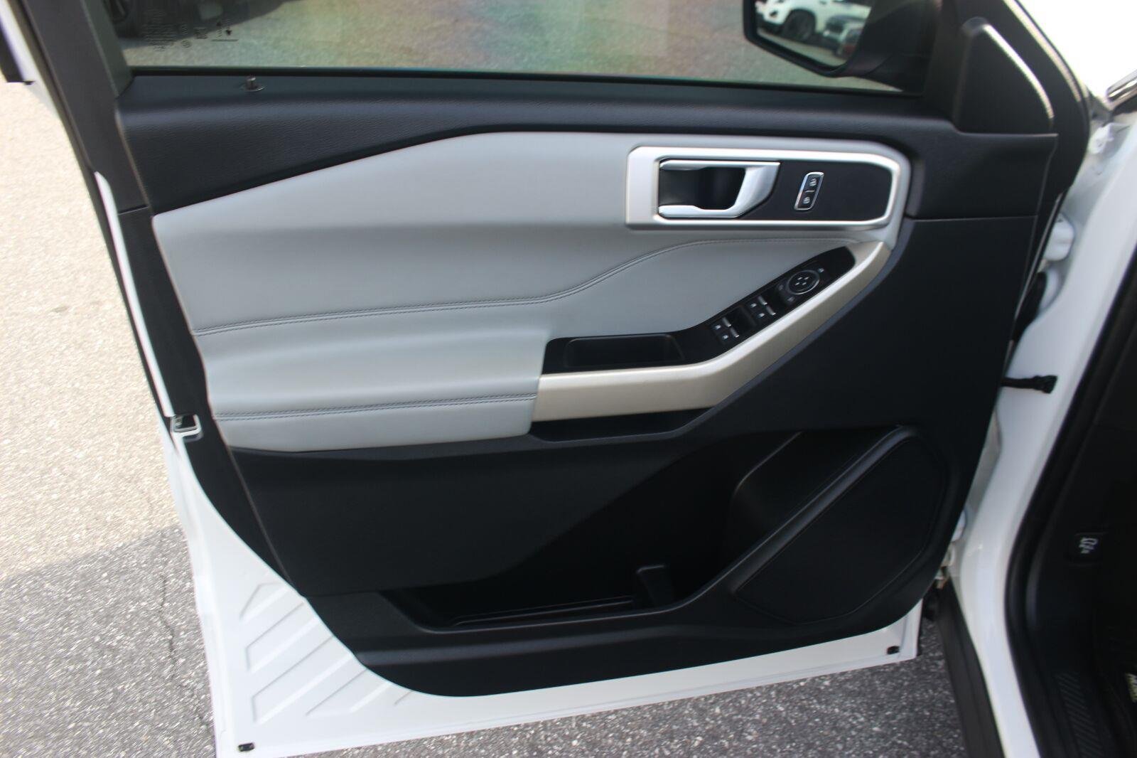 Used 2021 White Ford XLT image 13