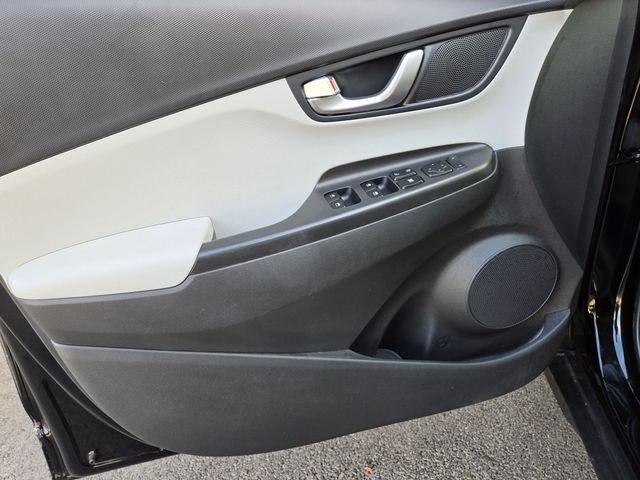 Used 2023 Black Hyundai SEL image 12