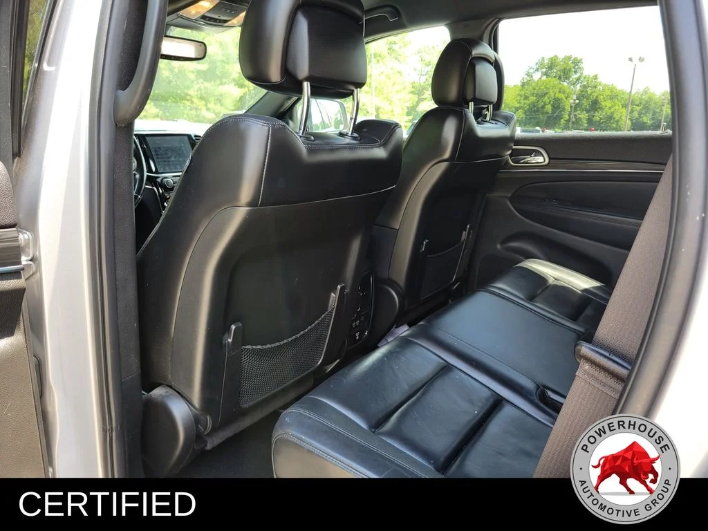 Used 2019 Silver Jeep Limited image 16