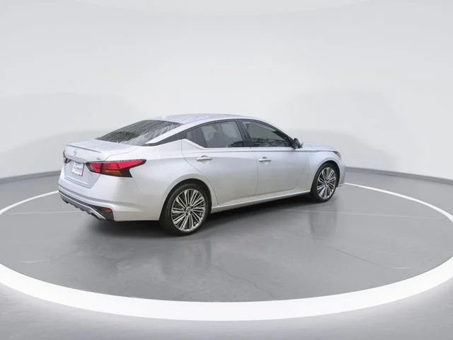 Used 2023 Silver Nissan 2.5 SL image 8