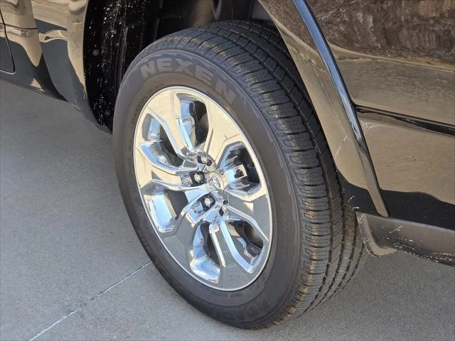 New 2027 Diamond Black Crystal Pearl-Coat Exterior Paint RAM Big Horn/Lone Star image 5