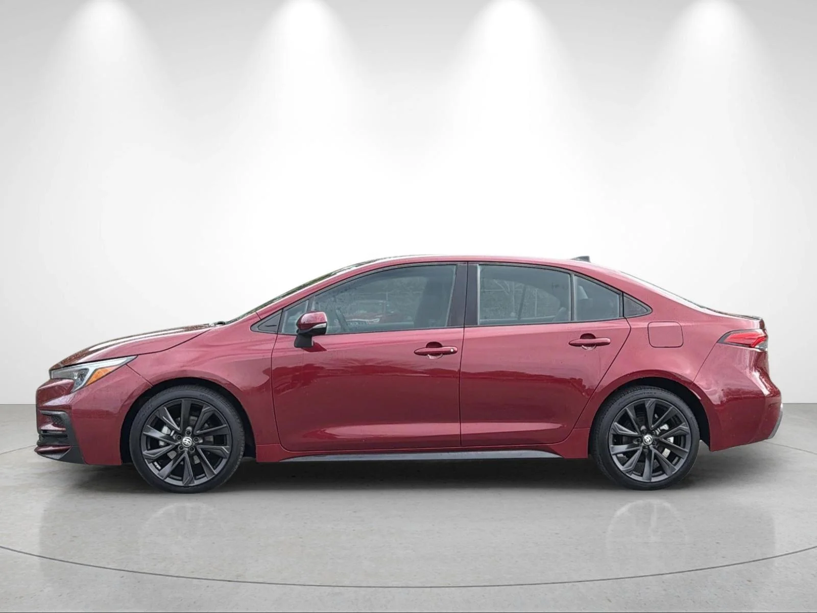Used 2023 Ruby Flare Pearl/Midnight Black Metallic Toyota XSE image 2
