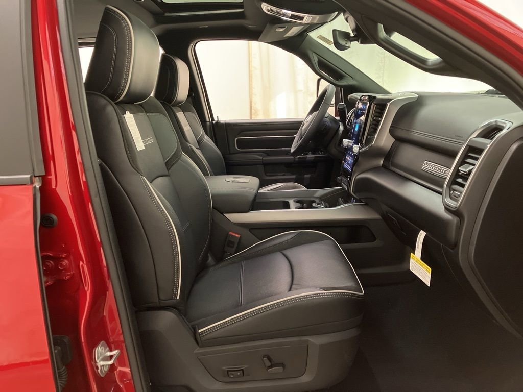 New 2026 Molten Red Pearl-Coat Exterior Paint RAM Laramie image 17