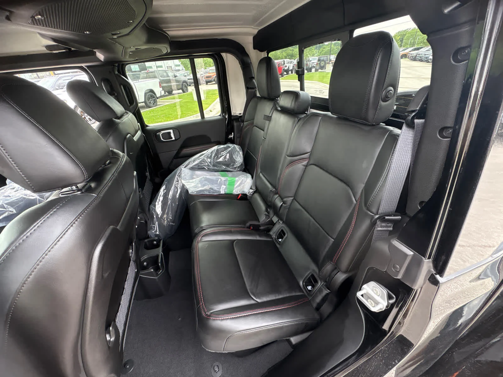 New 2026 Black Clear-Coat Exterior Paint Jeep Shadow Ops image 12