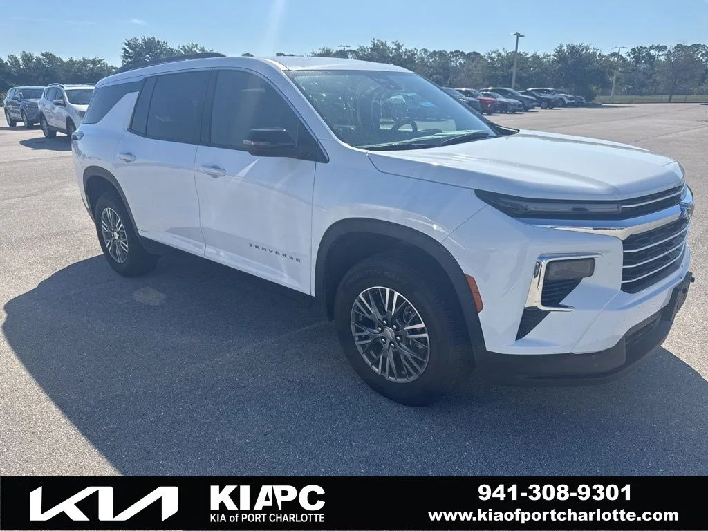 2025 Chevrolet Traverse FWD LT's photo