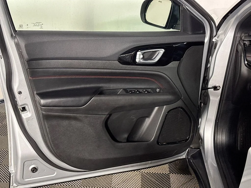Used 2024 Silver Jeep Trailhawk image 10