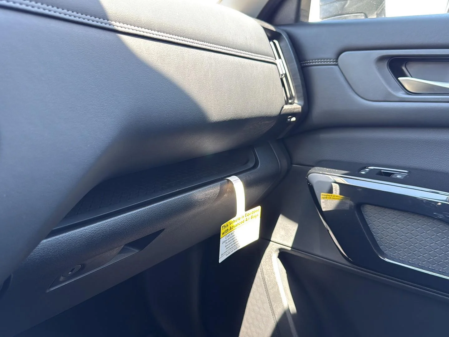 New 2026 Boulder Gray Pearl/Super Black Nissan Platinum image 34