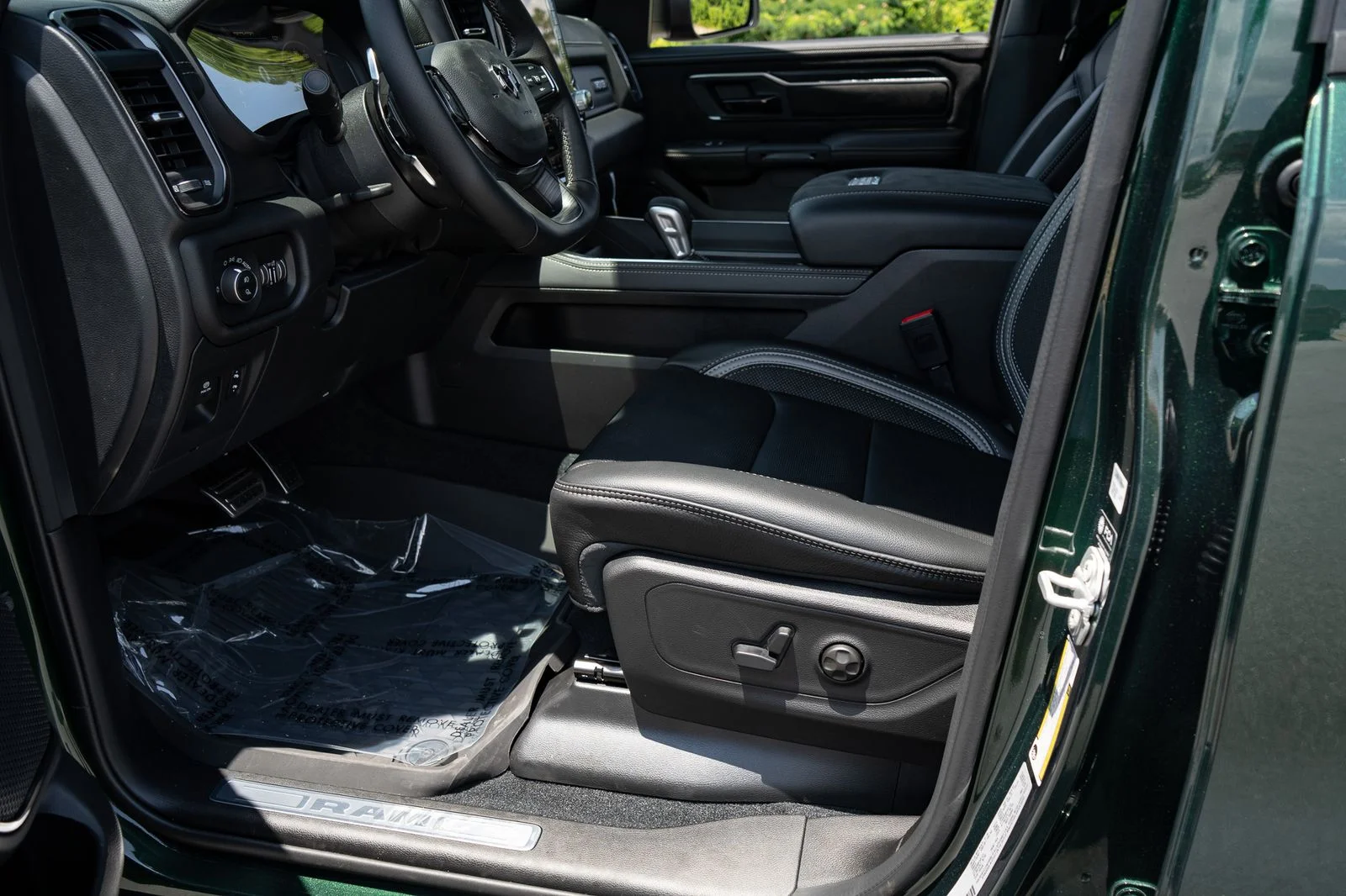 New 2026 Serrano-Green Metallic Exterior Paint RAM RHO image 30