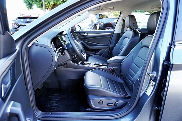 Used 2024 Gray Volkswagen 1.5T SE image 12