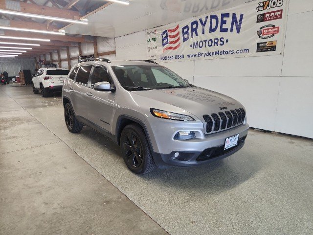Used 2018 Jeep Cherokee Limited with VIN 1C4PJMDB5JD570990 for sale in Beloit, WI
