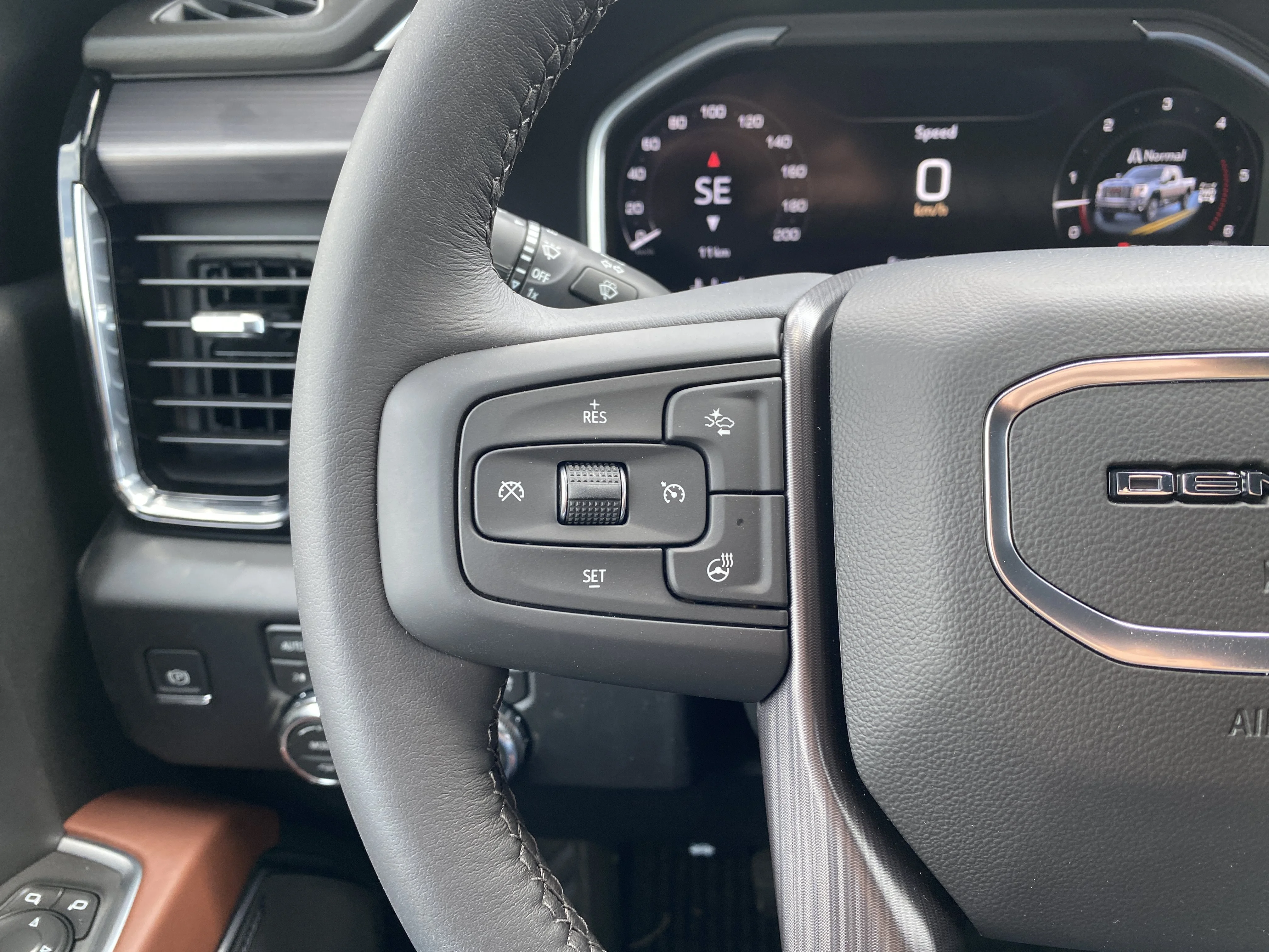 New 2026 GLACIER WHITE TRICOAT GMC Denali Ultimate image 17