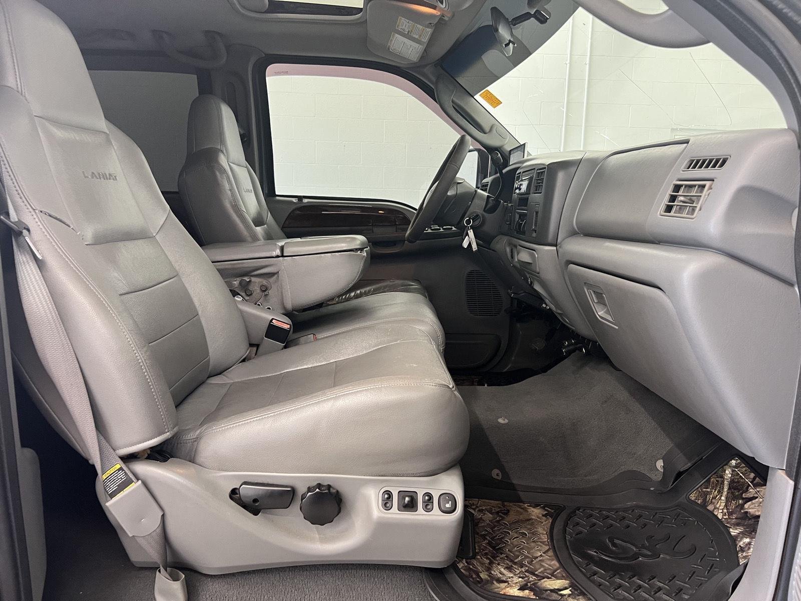 Used 2004 Gray Ford XL image 28