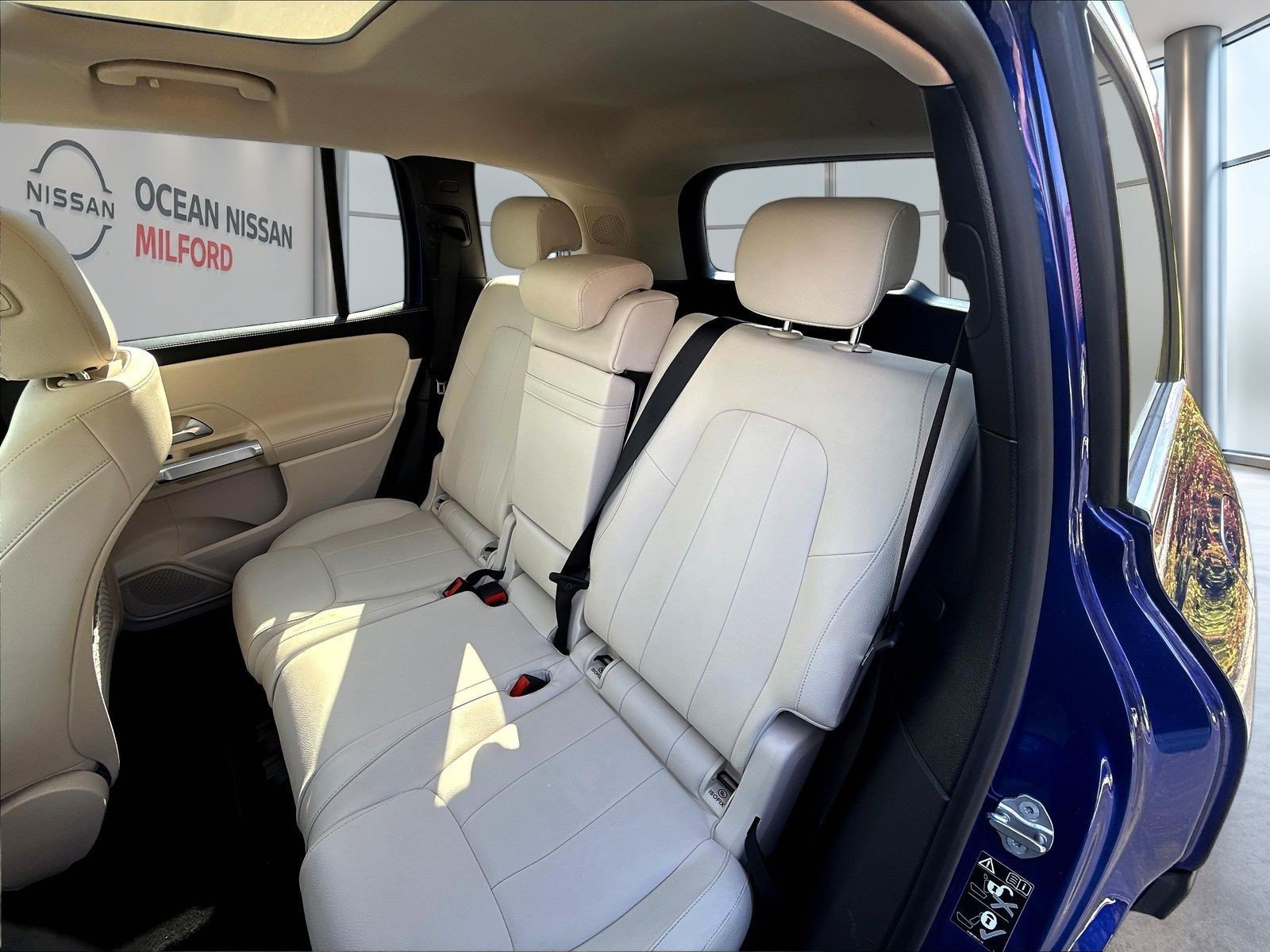 Used 2022 Galaxy Blue Metallic Mercedes-Benz GLB 250 image 24