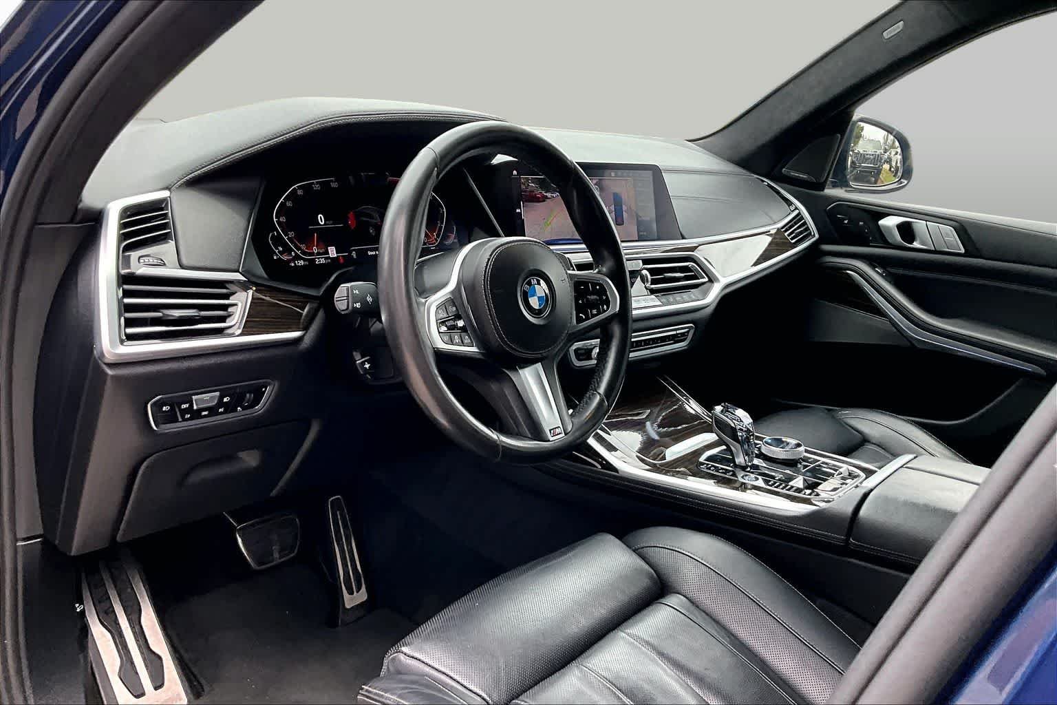 Used 2019 Phytonic Blue Metallic BMW xDrive50i image 17