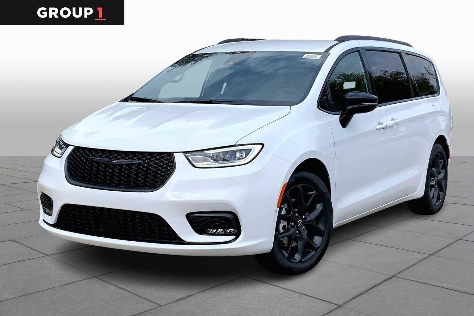2026 Chrysler Pacifica Select's photo