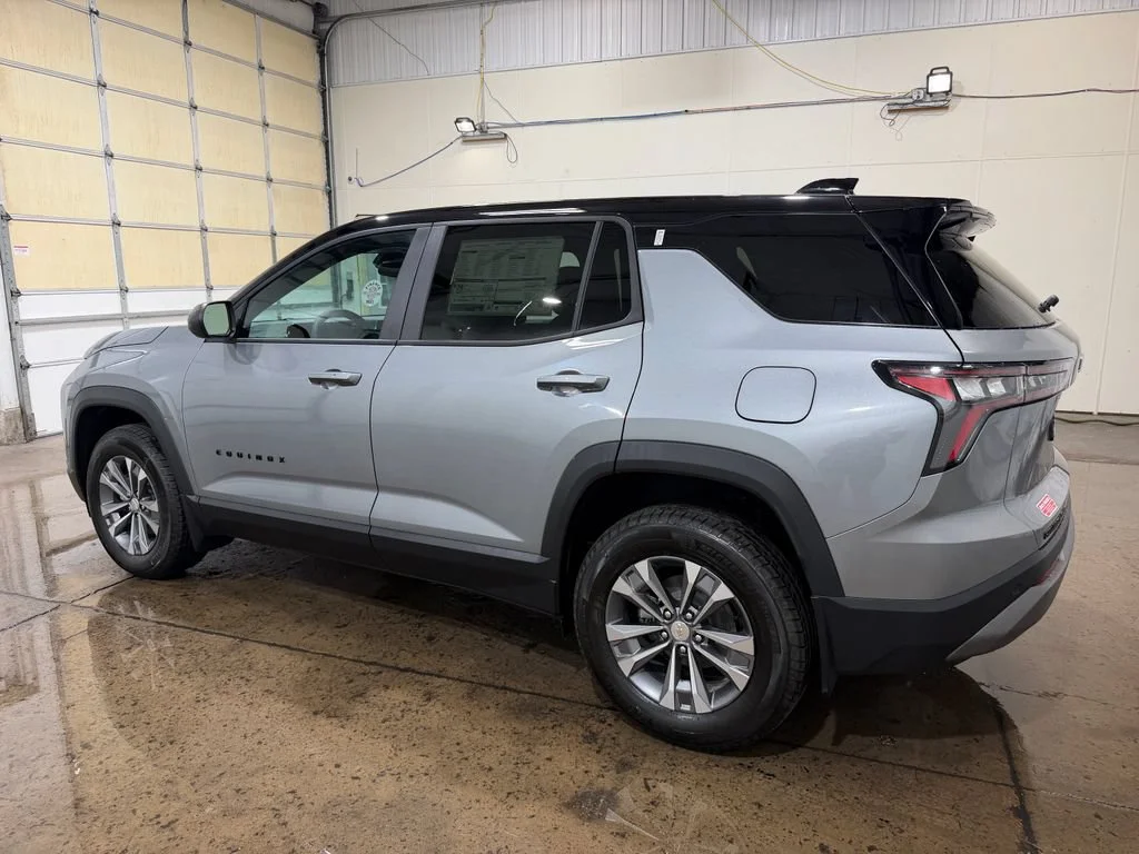 2027 Chevrolet Equinox LT - Photo 17