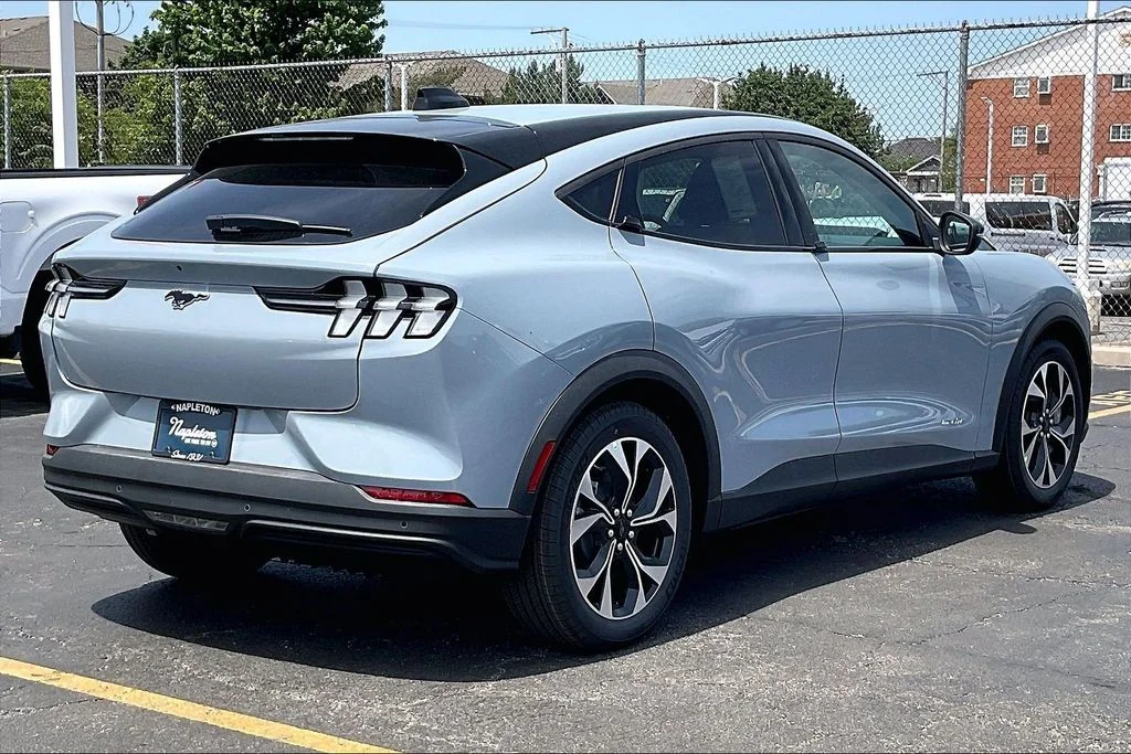 New 2026 Glacier Gray Metallic Tri-coat Ford Select image 12