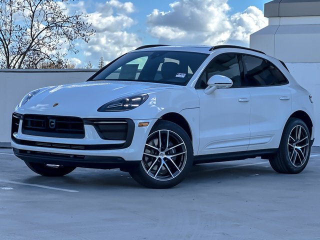 2026 Porsche Macan 