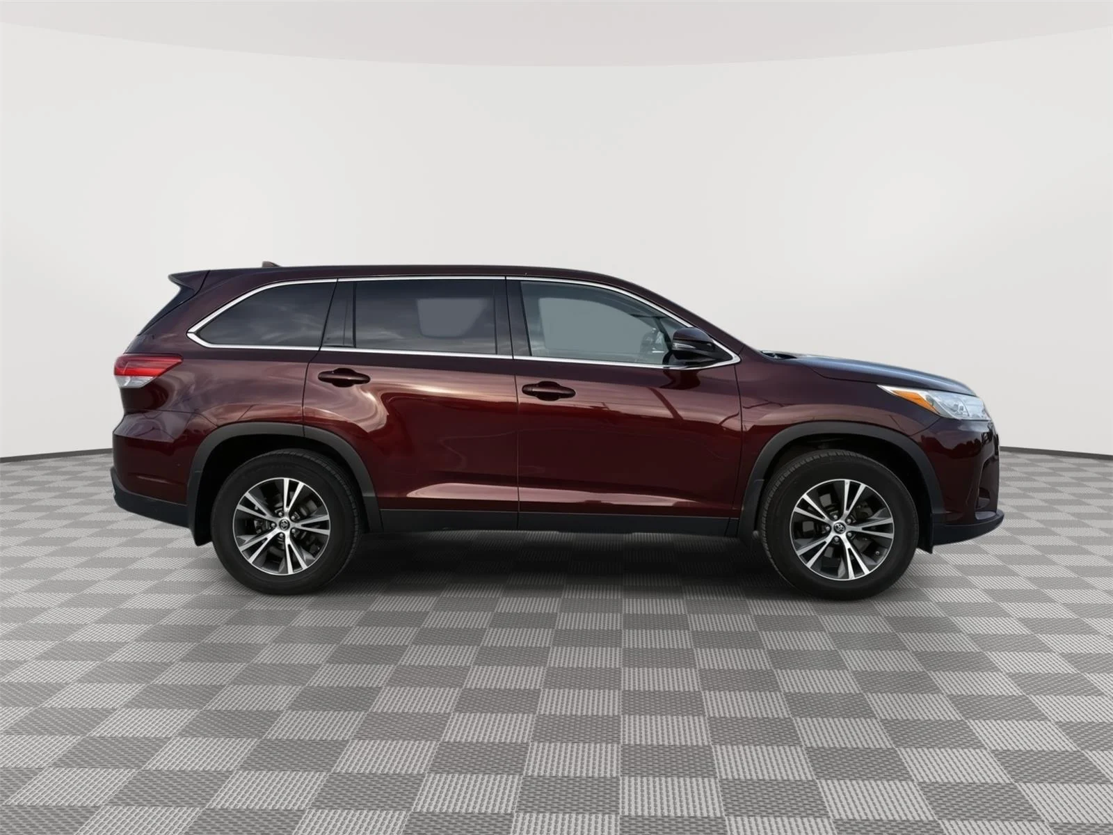 Used 2019 Ooh La La Rouge Mica Toyota LE Plus image 10