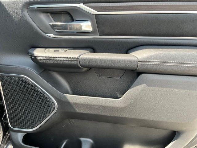 New 2026 Granite Crystal Metallic Clear-Coat Exterior Paint RAM Laramie image 23