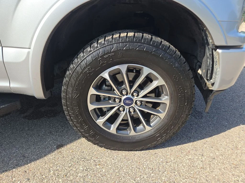 Used 2018 Ingot Silver Metallic Ford Lariat image 31