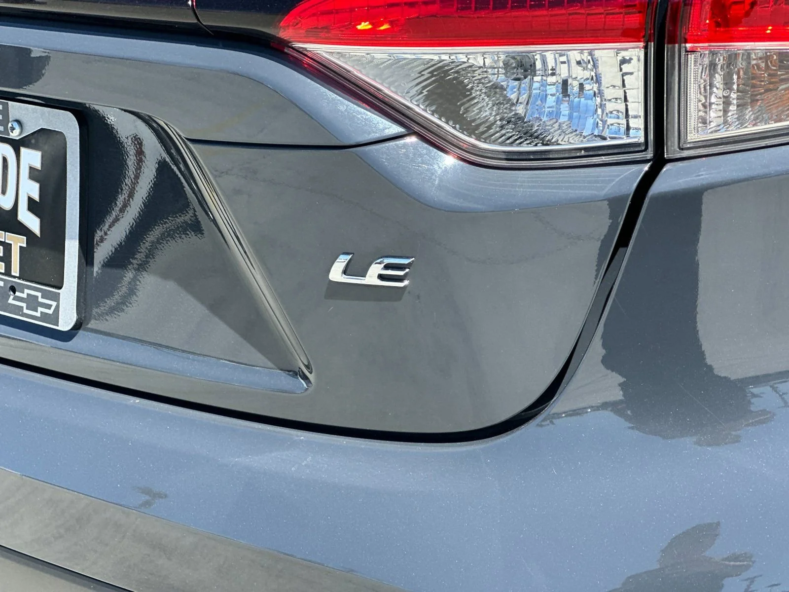 Used 2023  Toyota LE image 25