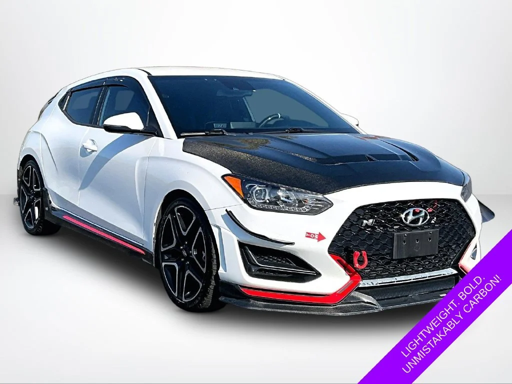 Used 2022 White Hyundai Base image 11
