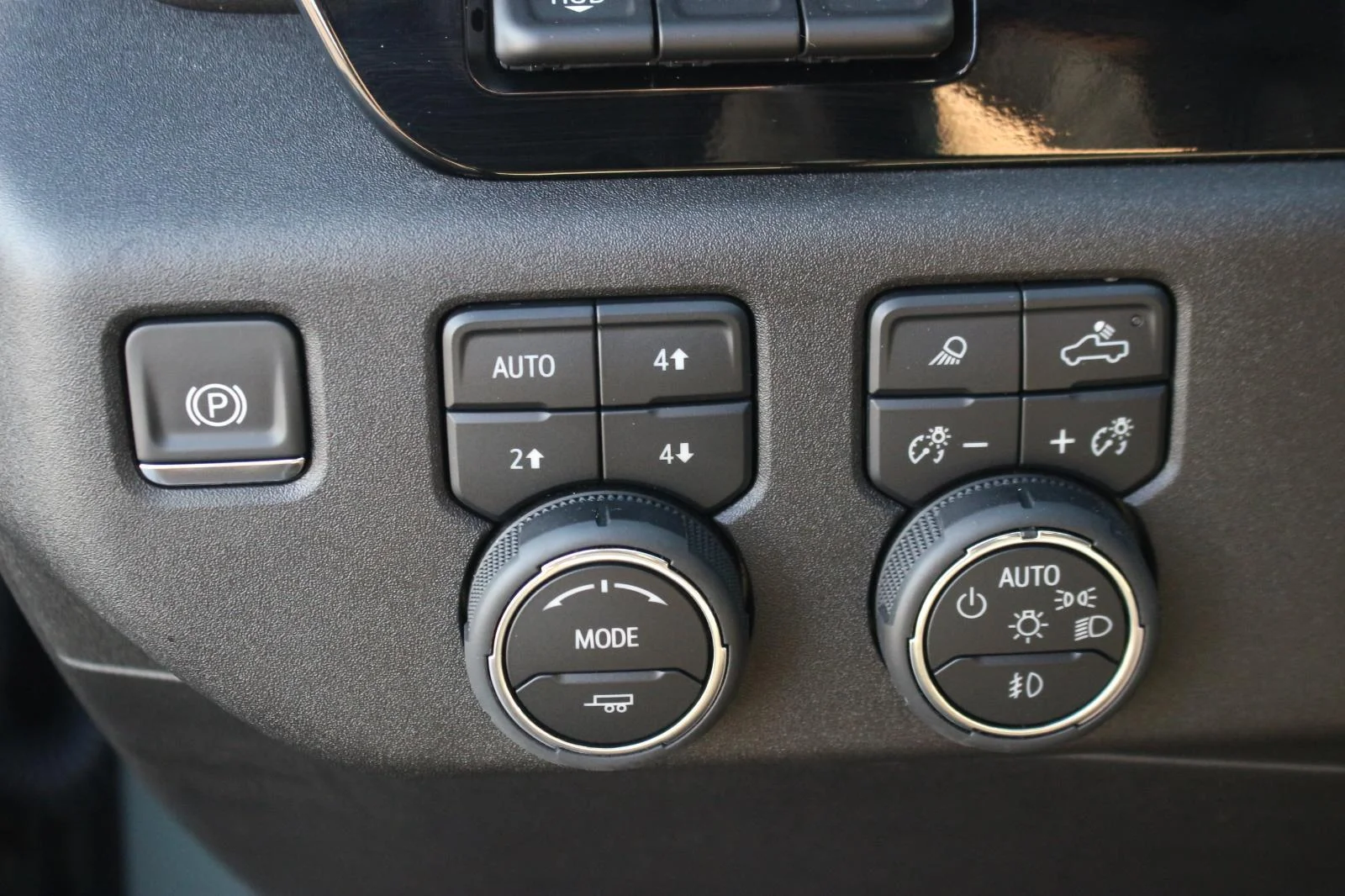 Used 2026 Cypress Gray Chevrolet High Country image 31