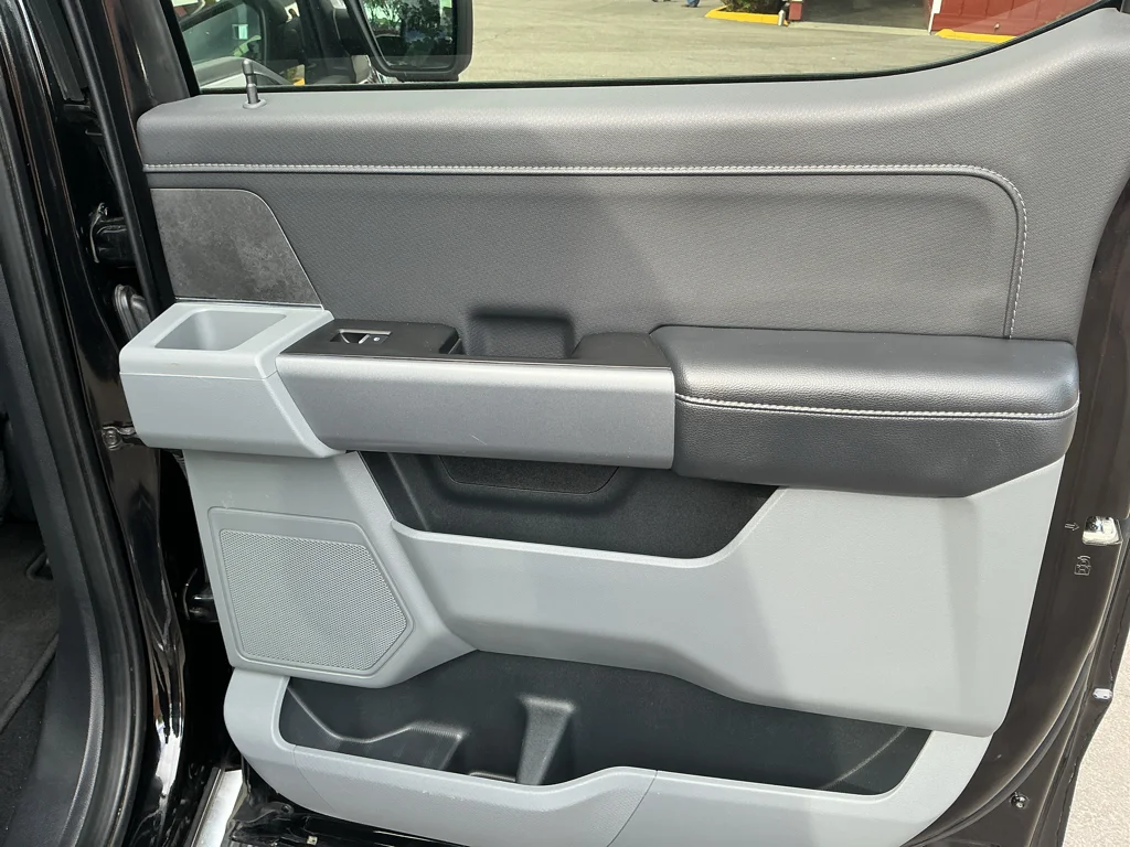 Used 2024 AGATE BLACK METALLIC Ford XLT image 14