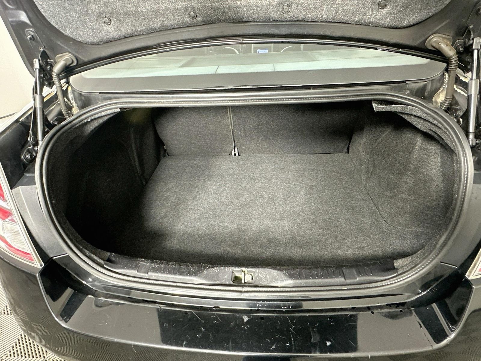Used 2011 Super Black Metallic Nissan 2.0 SL image 26