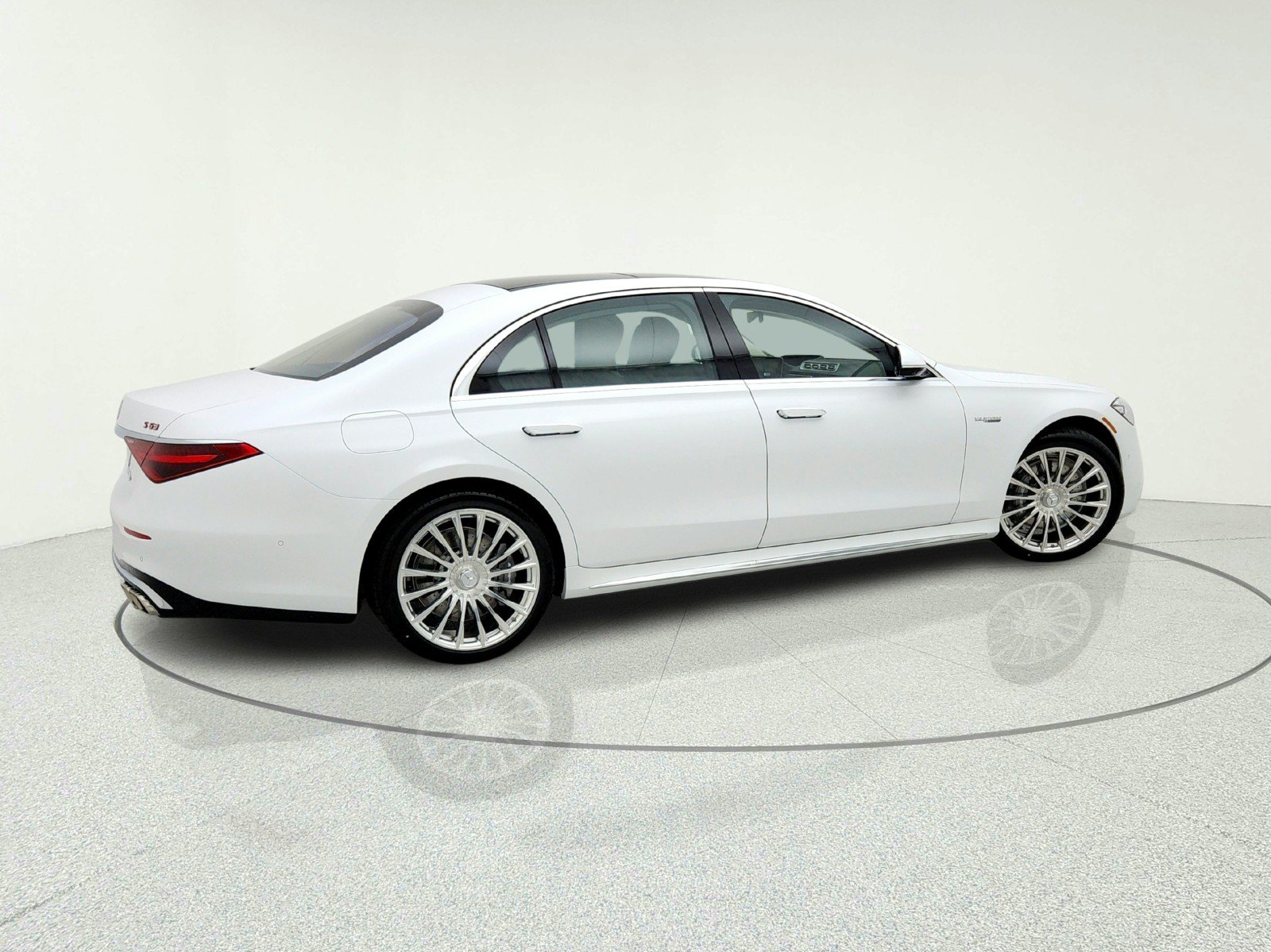 New 2026 MANUFAKTUR Moonlight White Metallic Mercedes-Benz AMG® S 63 E 4MATIC Sedan image 8