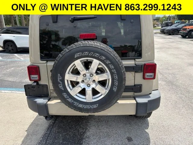 Used 2018 Beige Jeep Sahara image 5