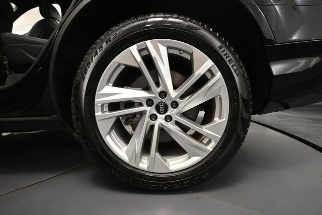 Used 2022 Black Audi 55 Premium Plus image 10