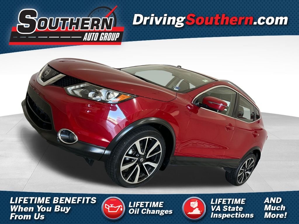 Used 2018 Red Nissan SL image 1