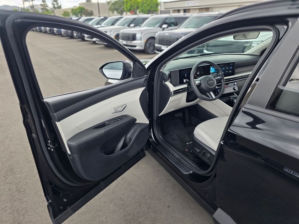 Certified Used 2025 Black Hyundai SEL image 38