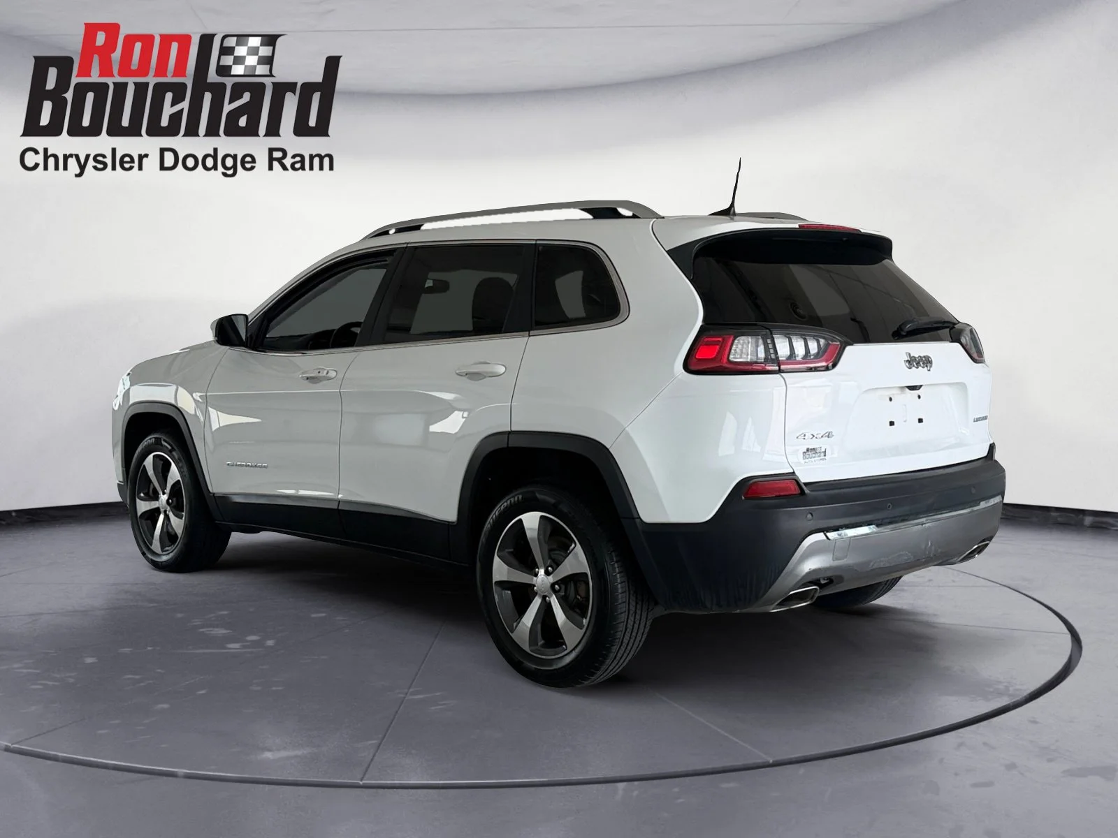 Used 2019 Bright White Clearcoat Jeep Limited image 4