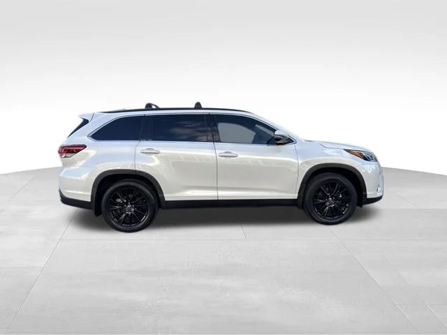 Used 2019 White Toyota SE image 8