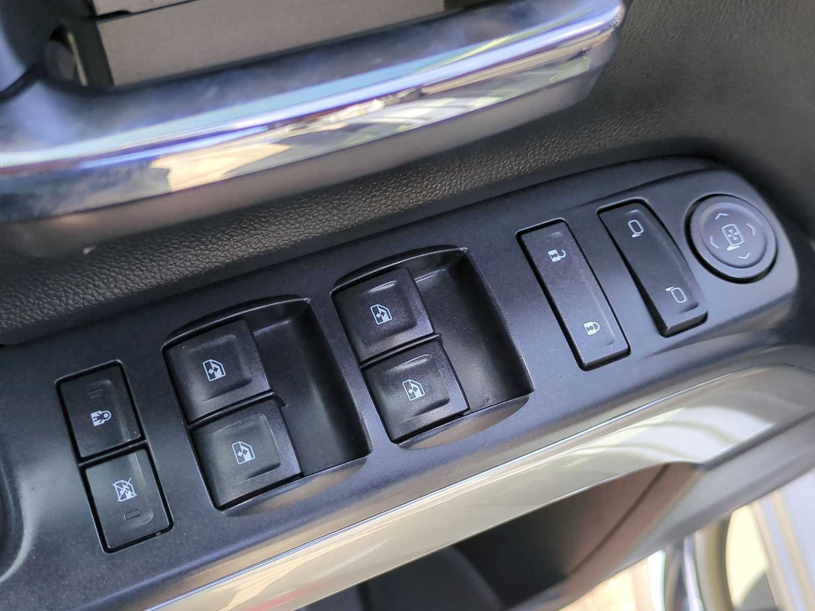 Used 2016 SILVER ICE METALLIC Chevrolet LT image 11