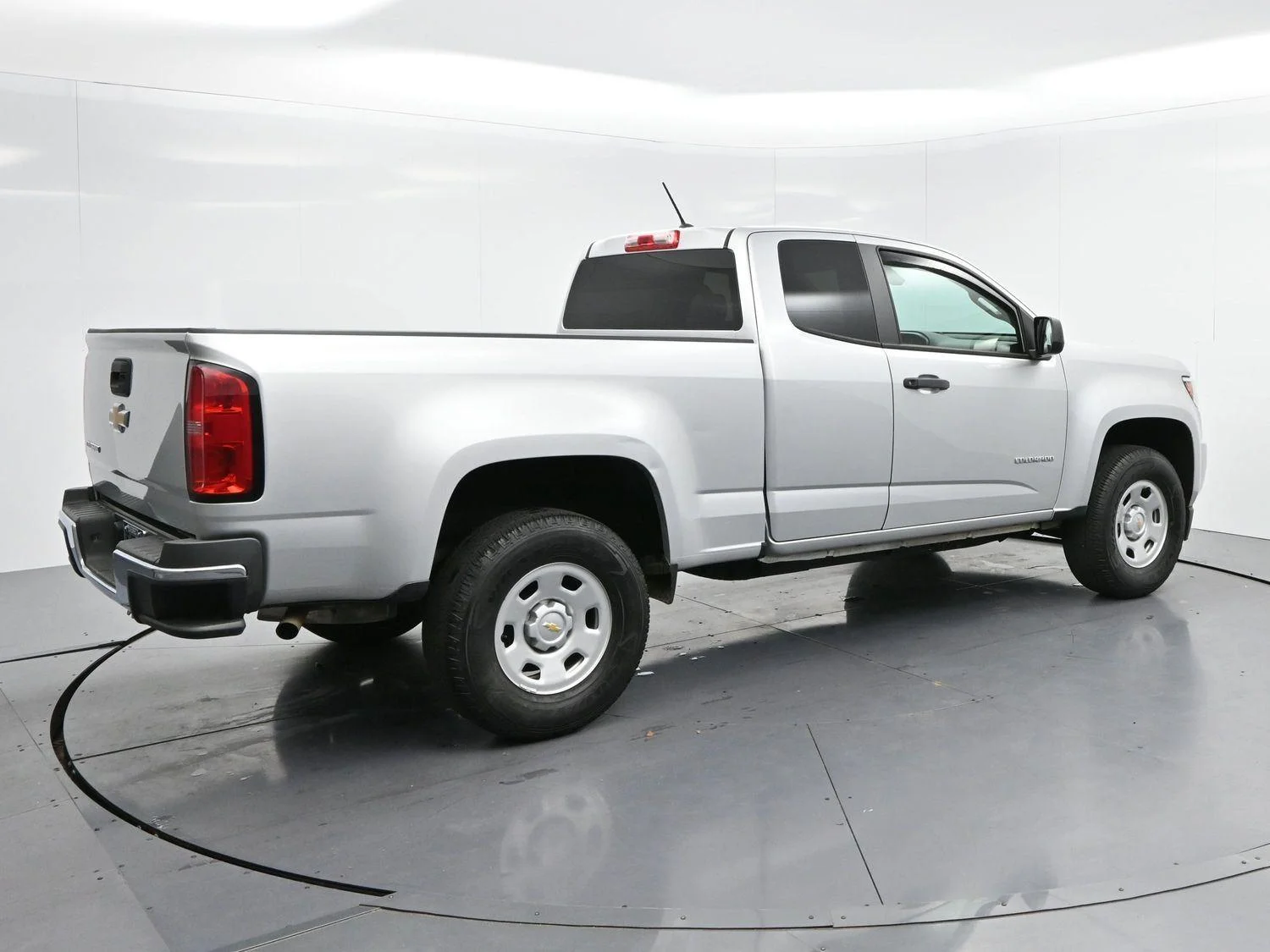 Used 2019 SILVER ICE METALLIC Chevrolet 2WD Work Truck image 7