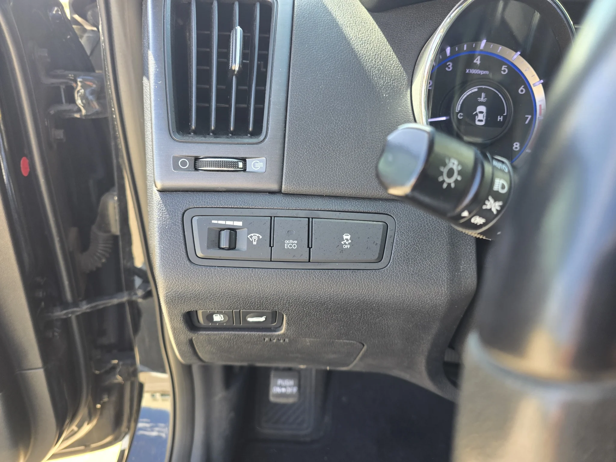 Used 2013 Midnight Black Mica Hyundai SE image 18