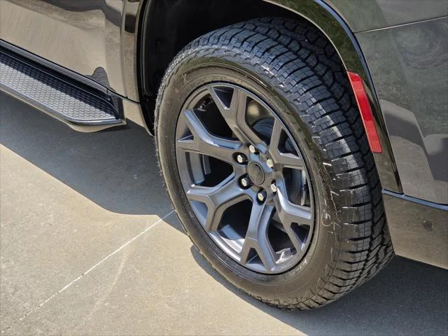 New 2026 Baltic-Gray Metallic Clear-Coat Exterior Paint Jeep Upland image 5