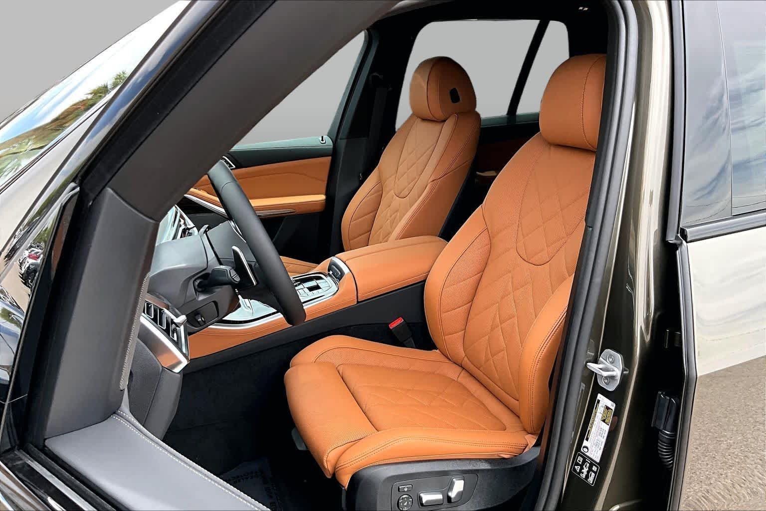 New 2026 Manhattan Green Metallic BMW xDrive40i image 9
