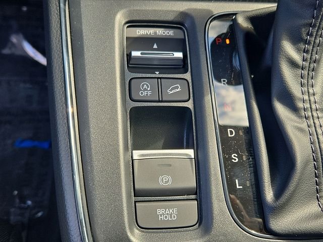 New 2027 Solar Silver Metallic Honda LX AWD image 19