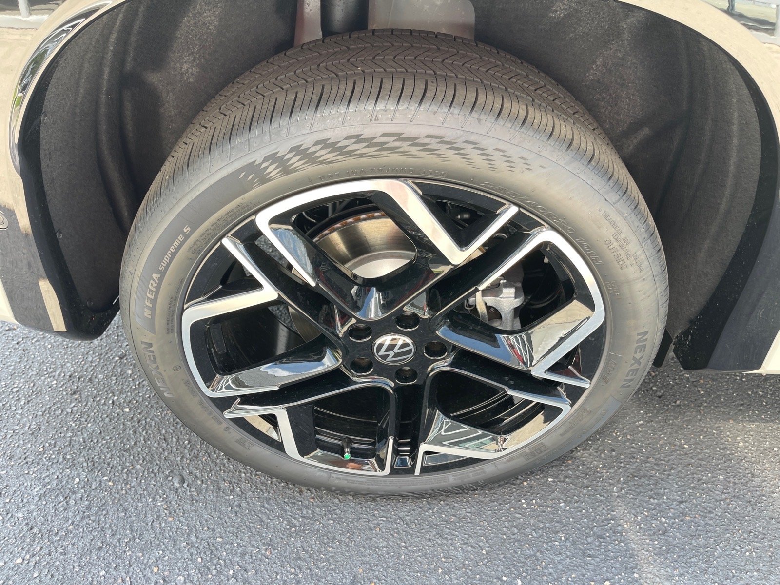 New 2026 Sandstone Volkswagen SEL R-Line Turbo 4Motion image 20