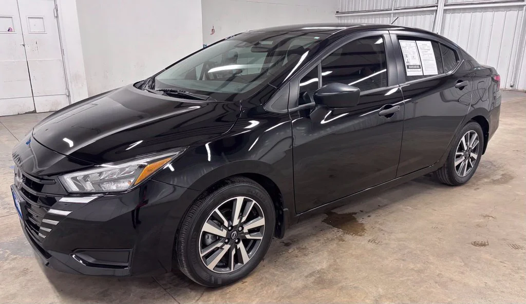Used 2025 Black Nissan 1.6 S image 3