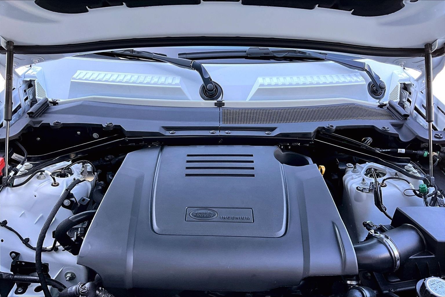 New 2026 Fuji White Land Rover S image 11