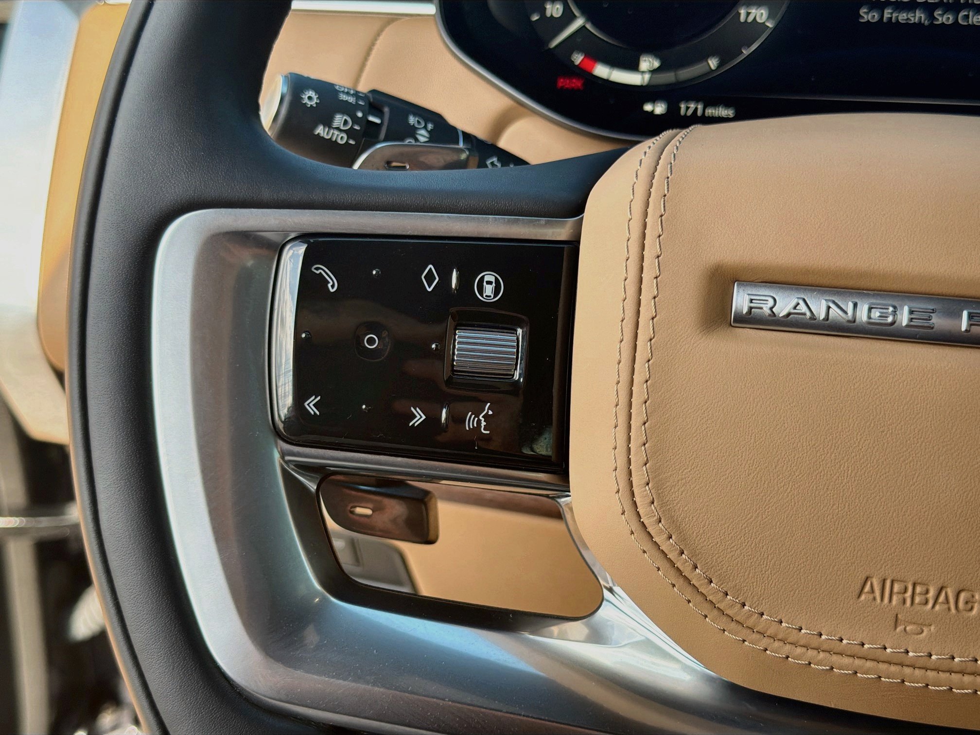 Used 2025 Gray Land Rover SE image 39